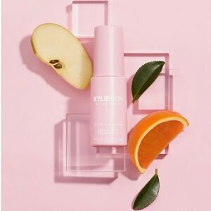 KYLIESKIN Buy Kylie, Jenner, Vitamin C Serum 10 Ml!!